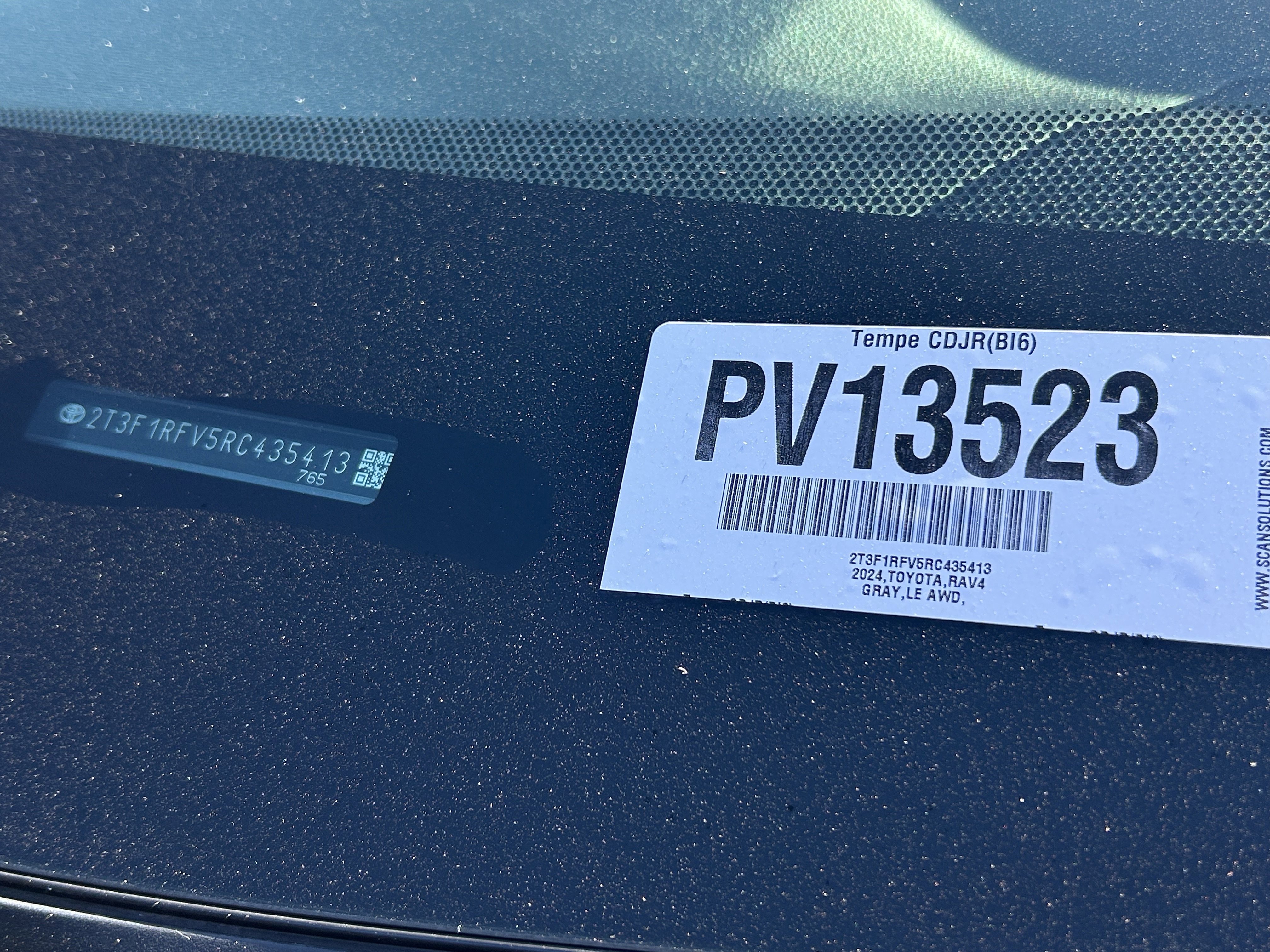 Used 2024 Toyota RAV4 LE image 31