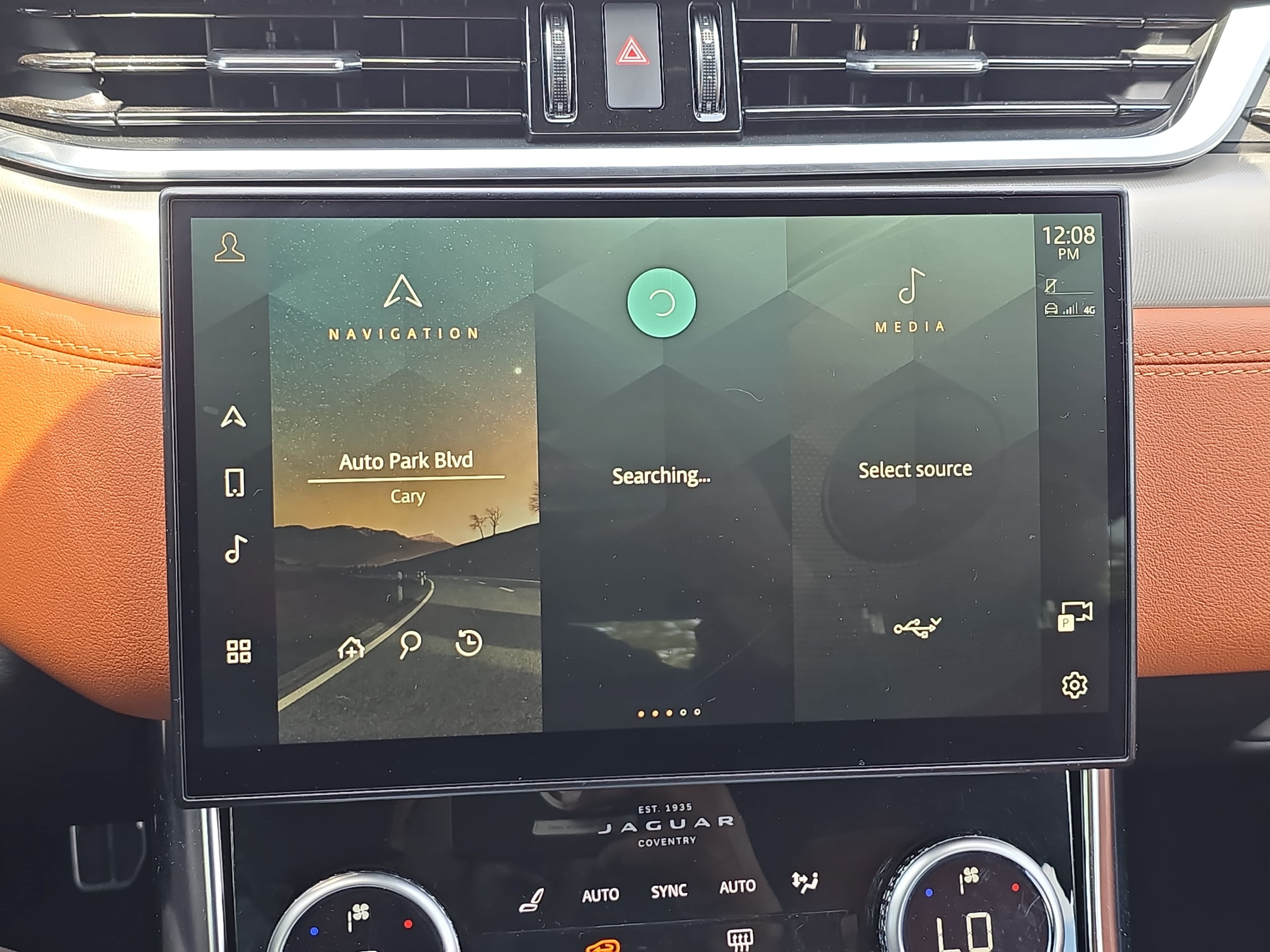 Certified 2024 Jaguar XF R-Dynamic SE RWD image 21