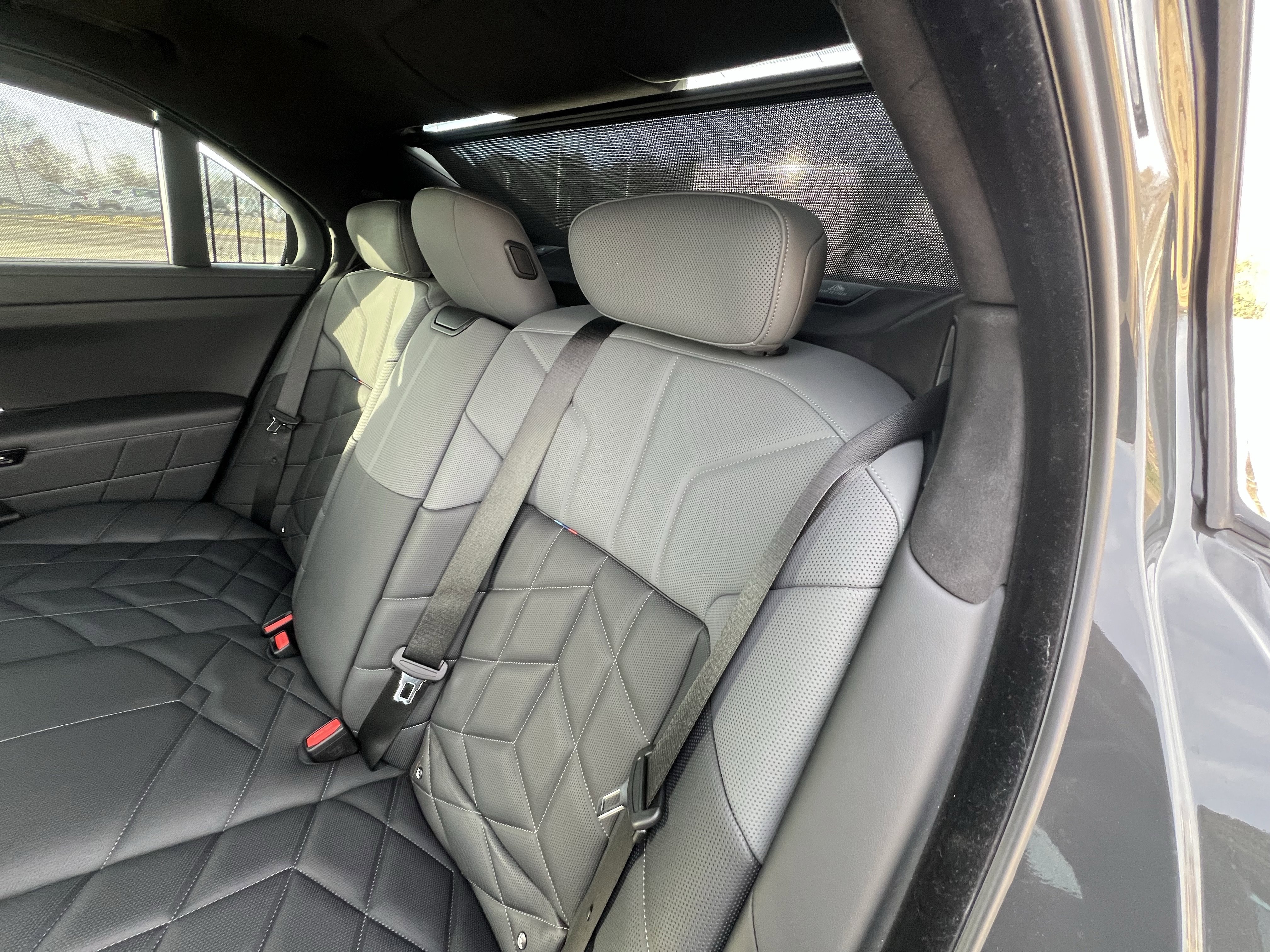 Used 2023 BMW 740i w/ Executive Package image 32