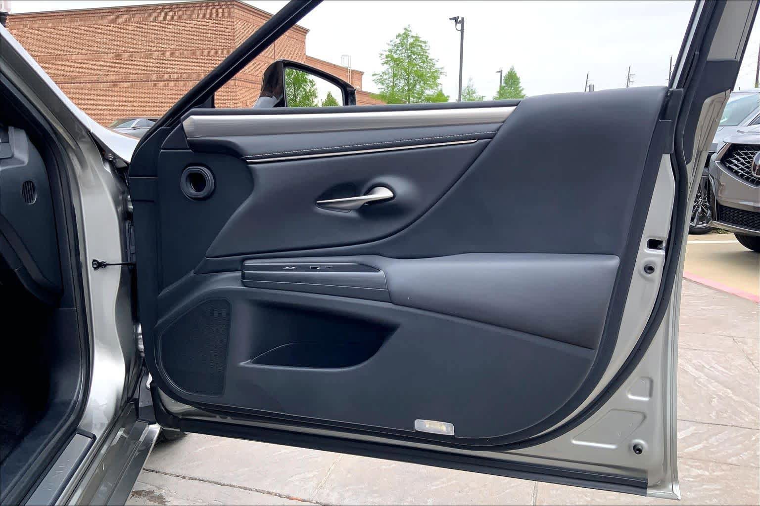 Used 2021 Lexus ES 350 F Sport w/ Accessory Package FWD image 23