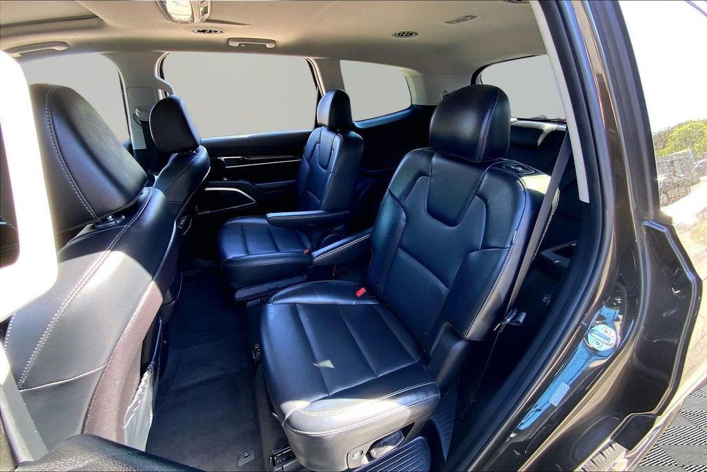 Used 2025 Kia Telluride S AWD/4WD image 16