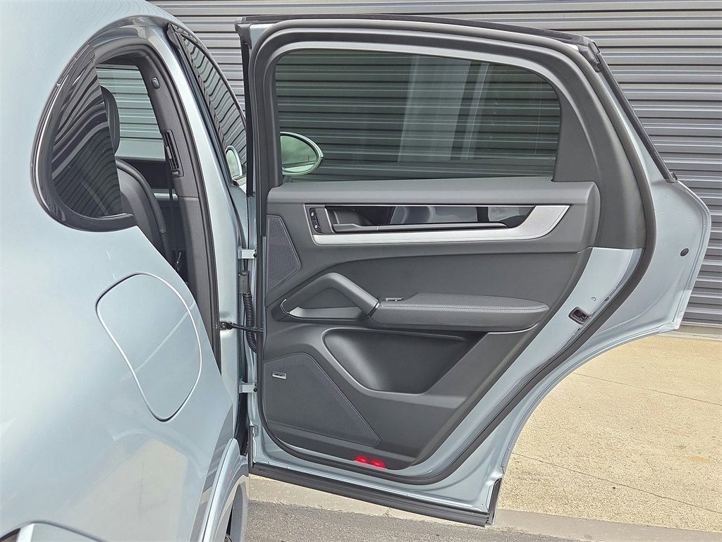New 2026 Porsche Cayenne S image 22
