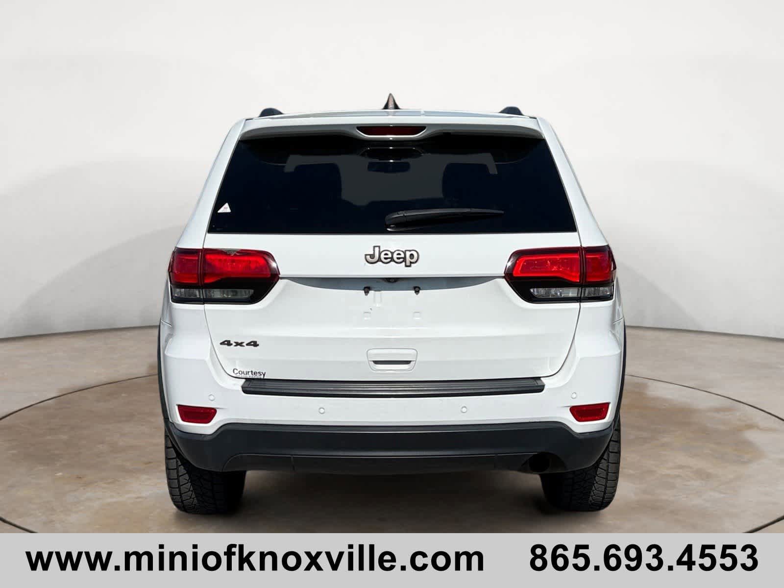 Used 2016 Jeep Grand Cherokee Laredo 75th Anniversary AWD/4WD image 4