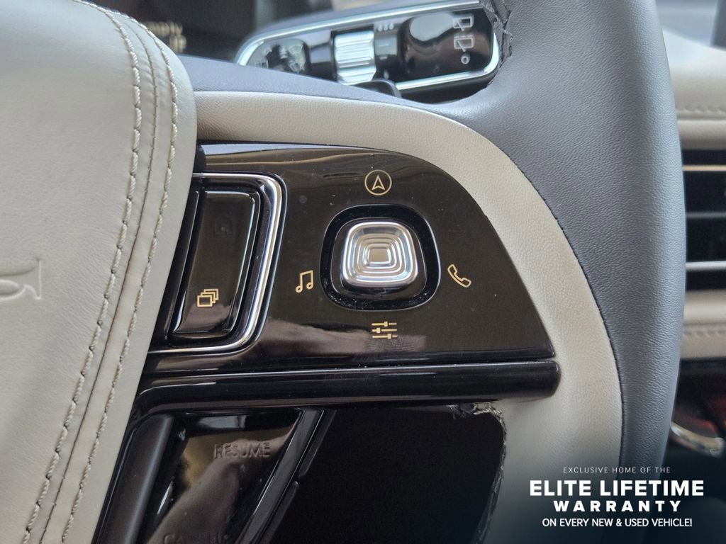 Used 2023 Lincoln Aviator AWD image 28