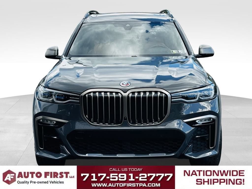 Used 2022 BMW X7 M50i w/ Executive Package image 8