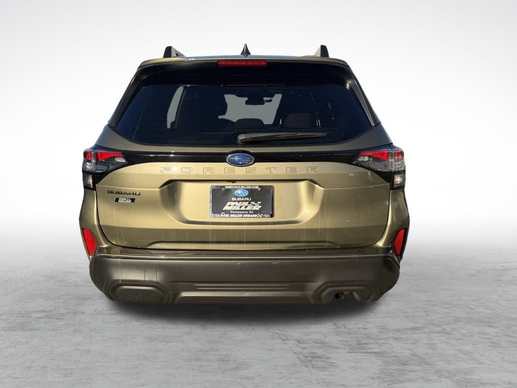 Used 2025 Subaru Forester Premium image 7
