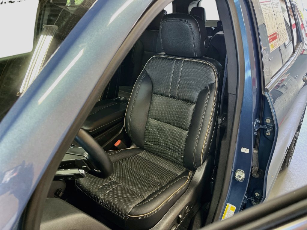 Used 2025 Chevrolet Traverse High Country AWD/4WD image 20