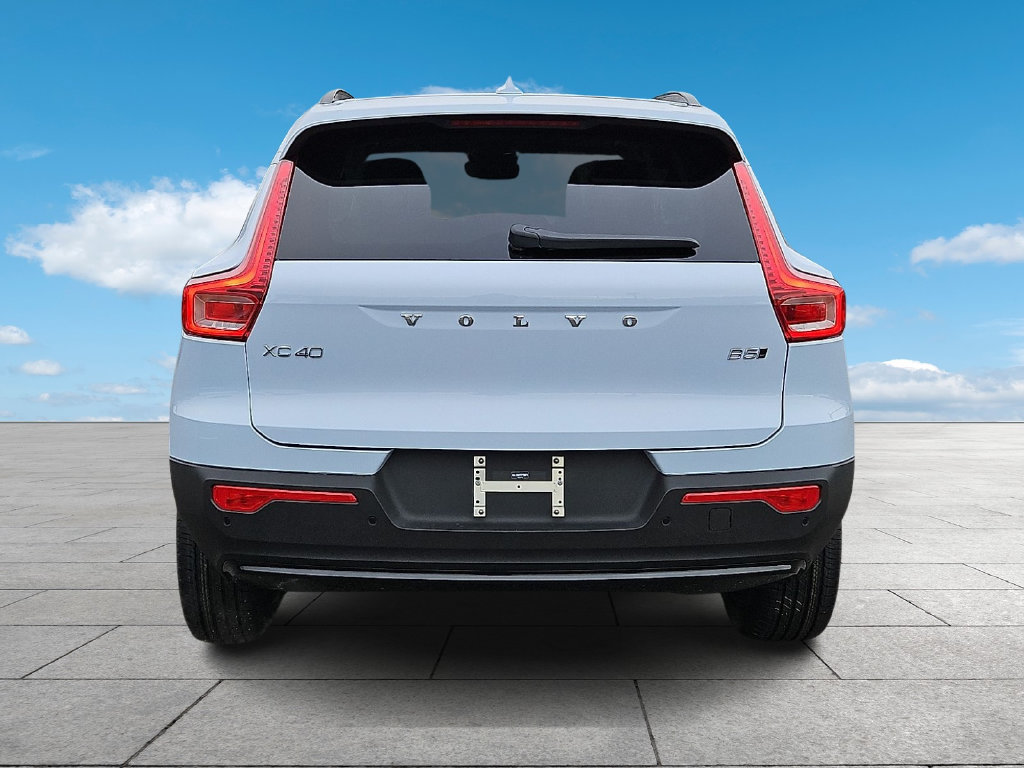 New 2026 Volvo XC40 B5 Plus w/ Protection Package Premier AWD/4WD image 5