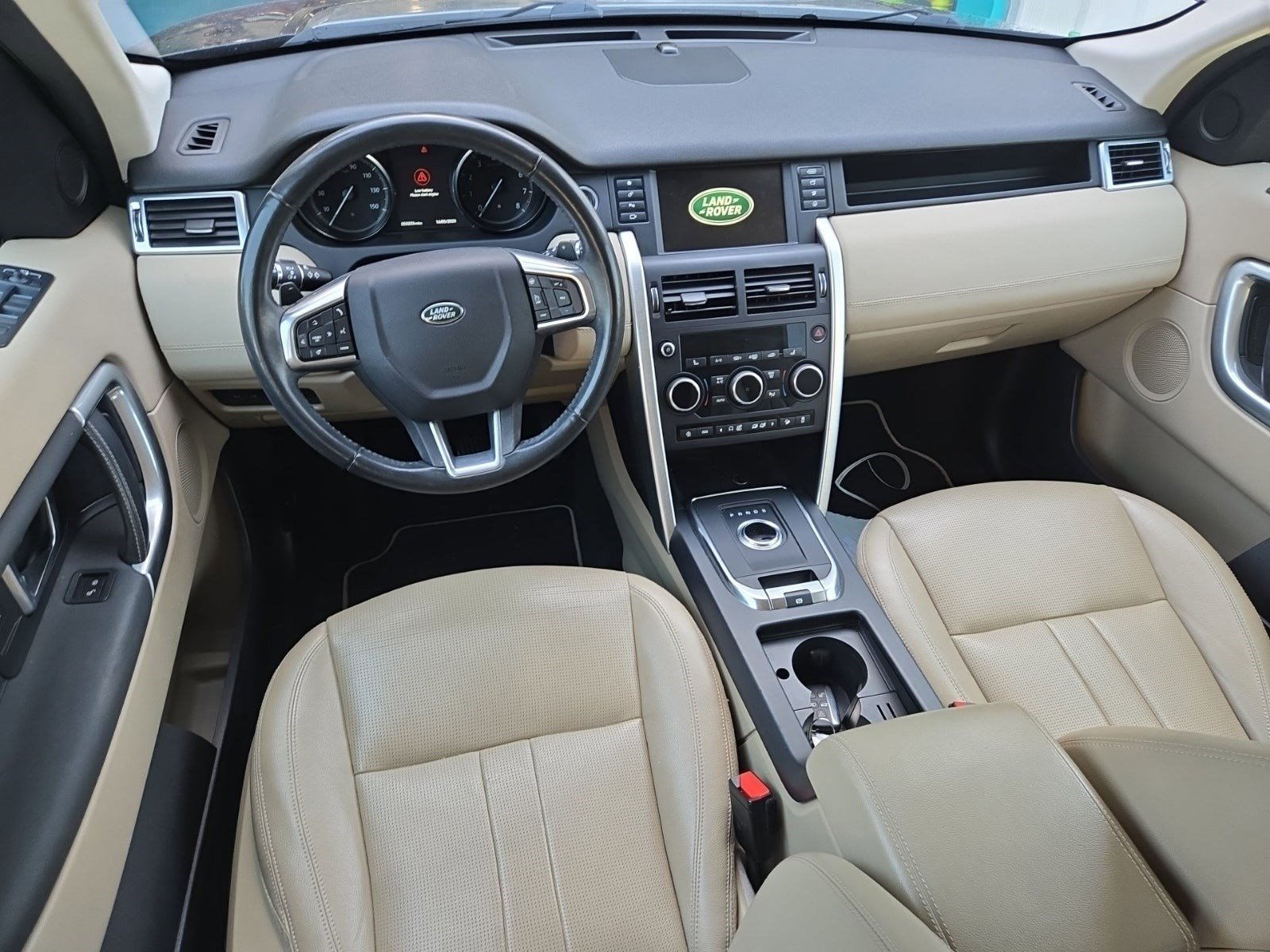 Used 2019 Land Rover Discovery Sport HSE AWD/4WD image 10