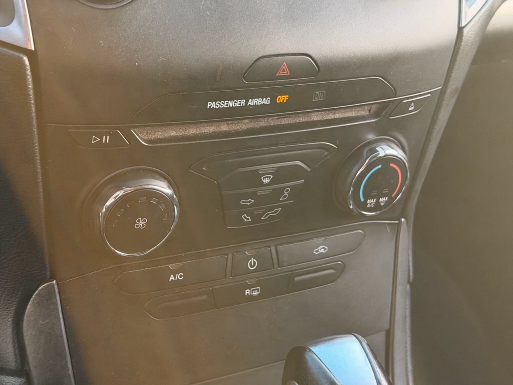 Used 2016 Ford Edge SE FWD image 19