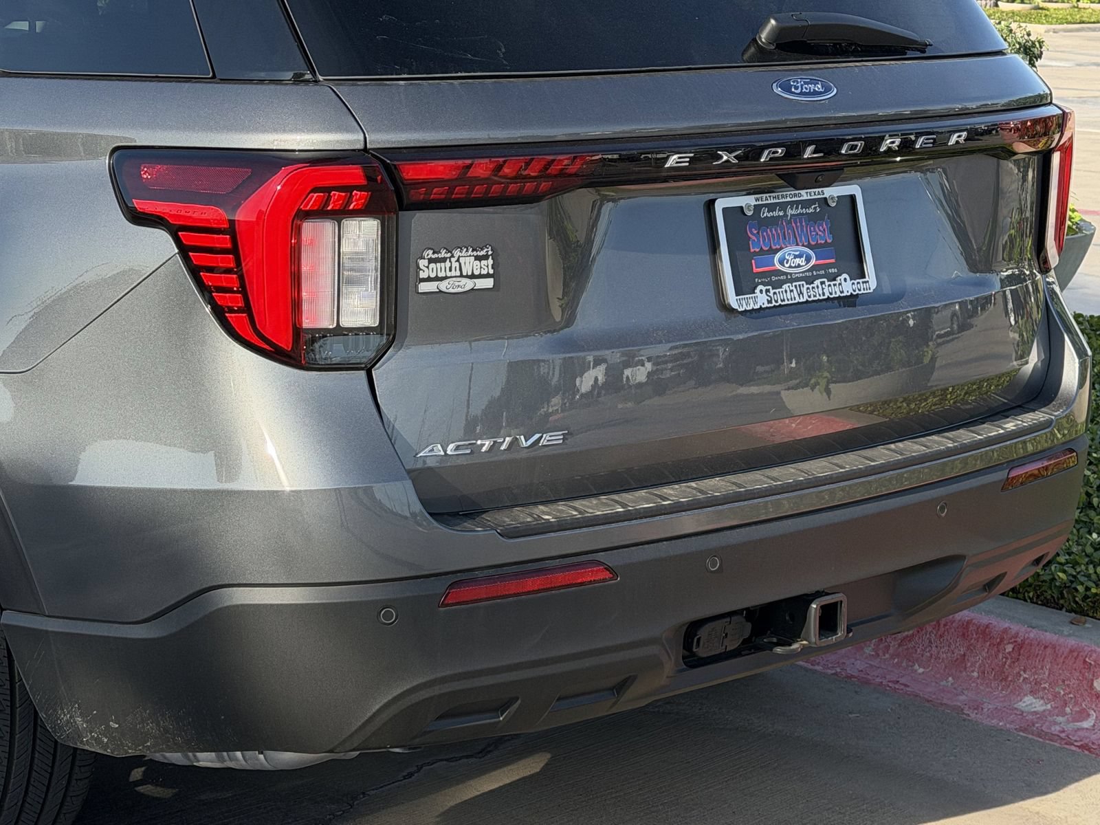 New 2026 Ford Explorer Active RWD image 7
