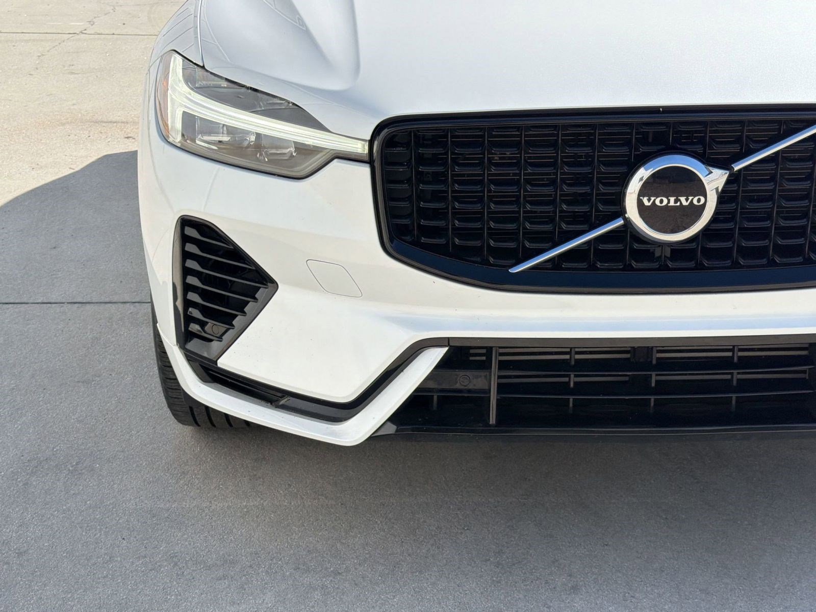 Used 2024 Volvo XC60 T8 Core w/ Protection Package Premier image 28