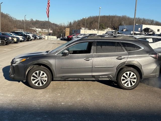 Used 2023 Subaru Outback Premium image 2