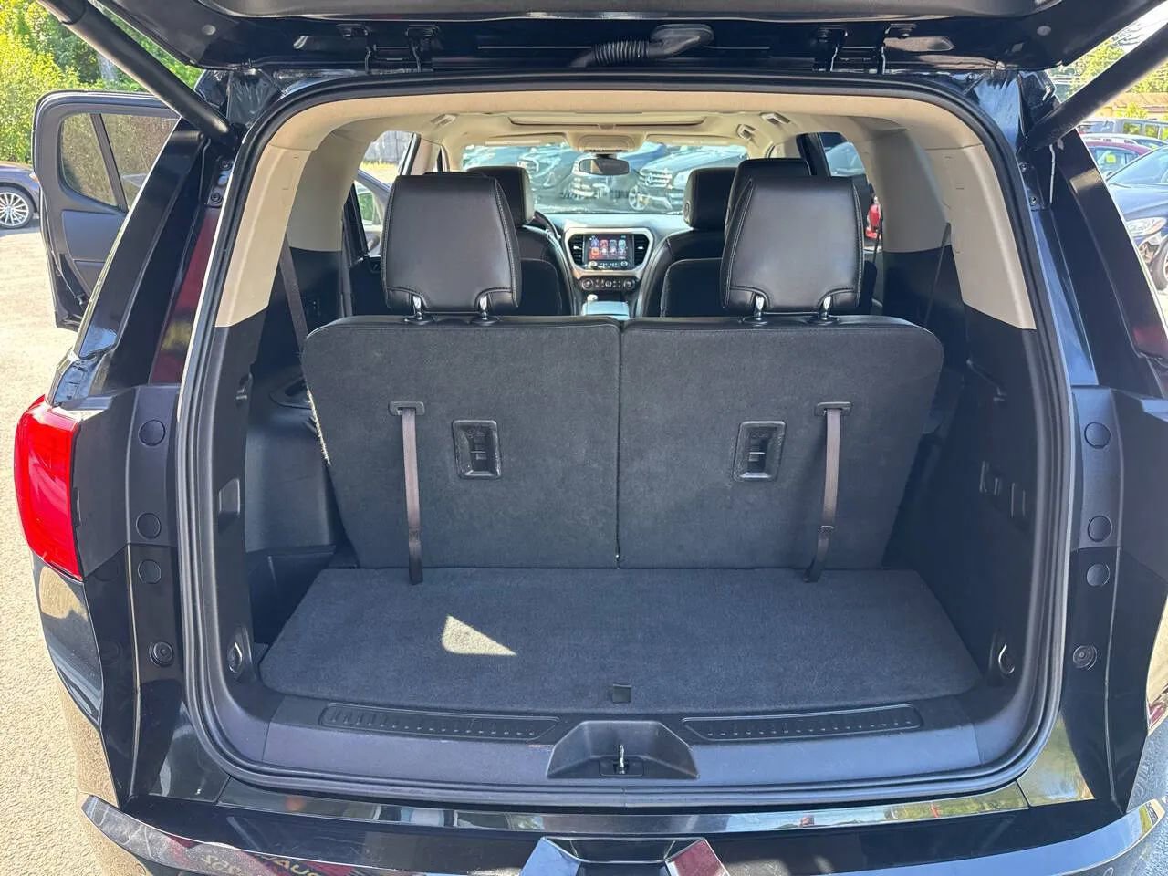 Used 2019 GMC Acadia Denali w/ Technology Package AWD/4WD image 25
