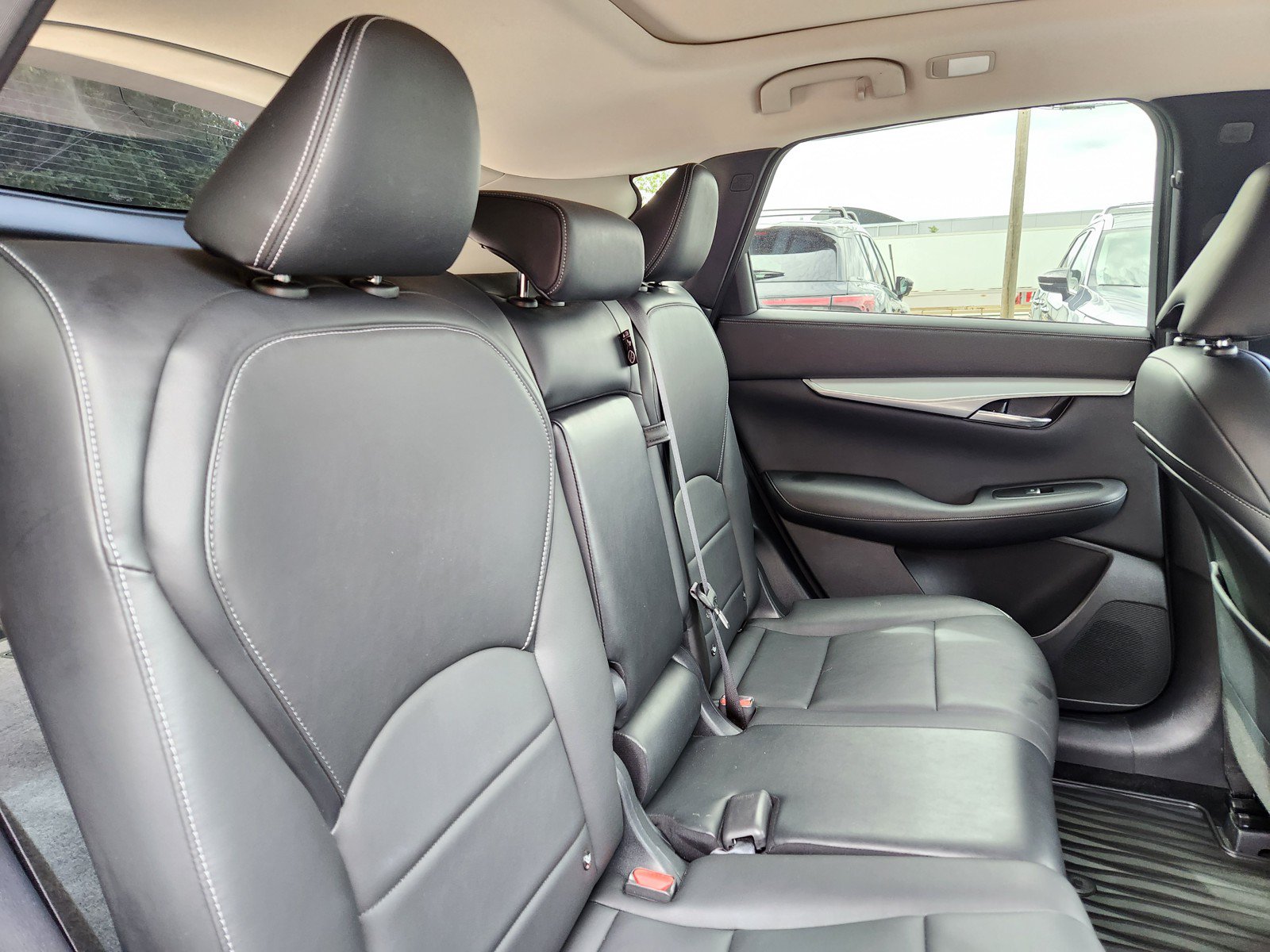 Certified 2020 INFINITI QX50 Luxe w/ Navigation Package AWD/4WD image 15
