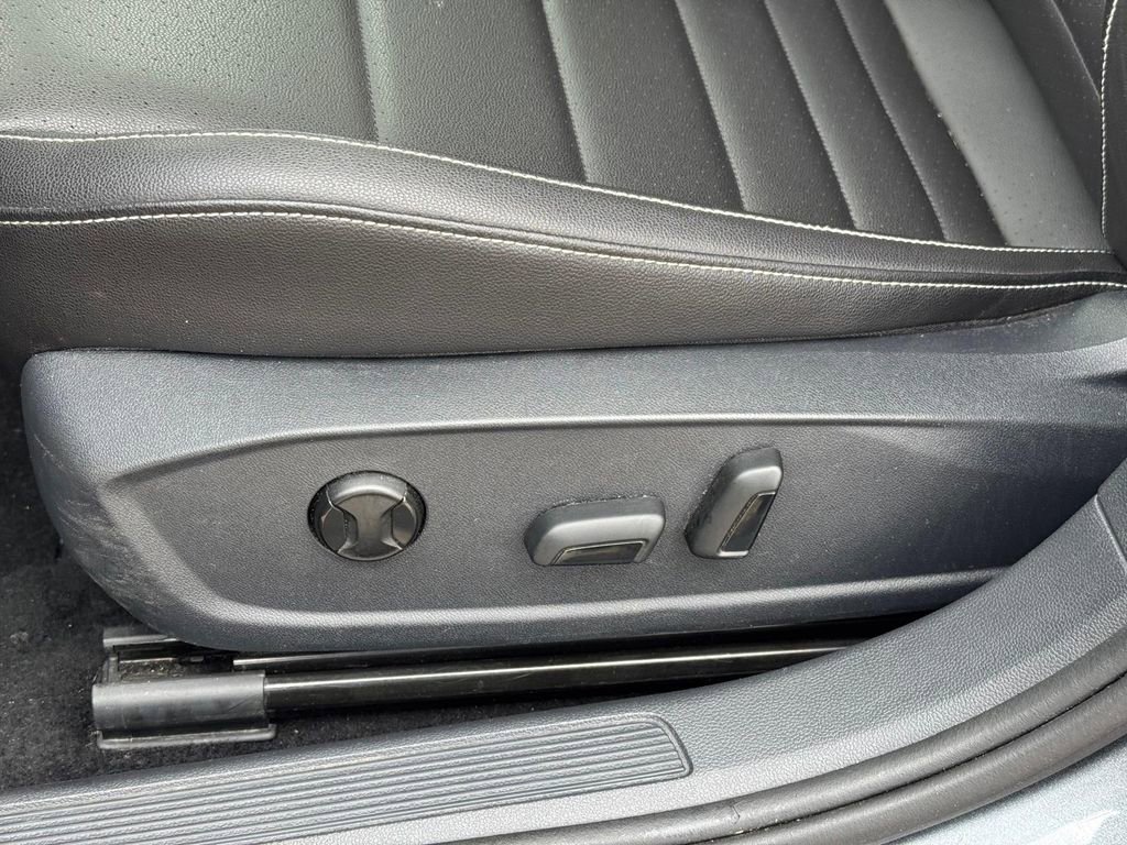 Used 2024 Volkswagen Jetta SE image 8