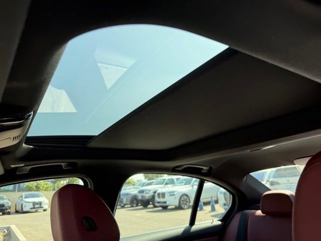 Used 2025 BMW 330i Sedan w/ Convenience Package image 22