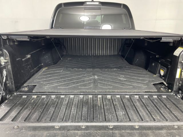 Used 2019 Toyota Tacoma TRD Off-Road w/ Technology Package AWD/4WD image 17