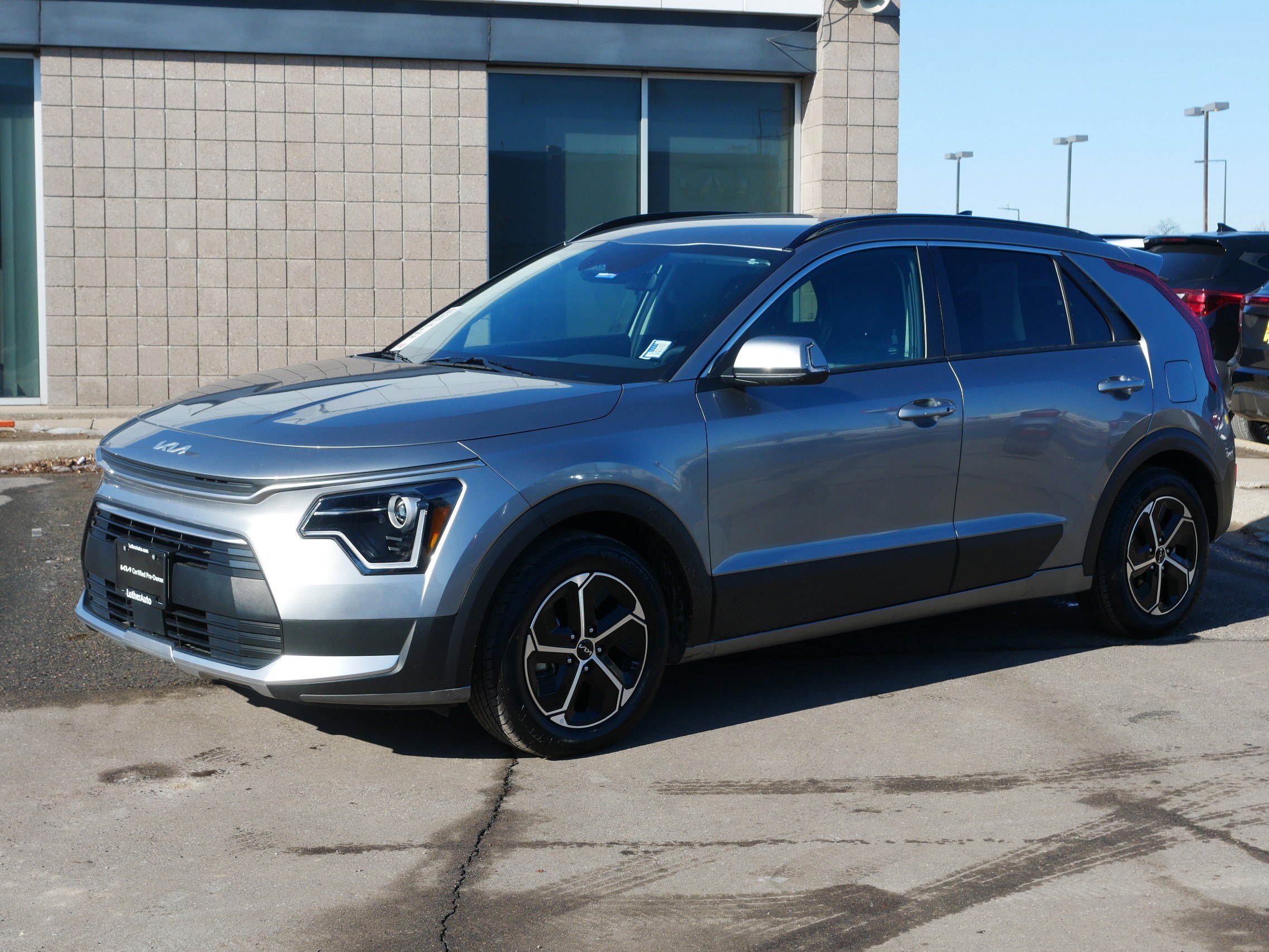 Certified 2023 Kia Niro EX image 3