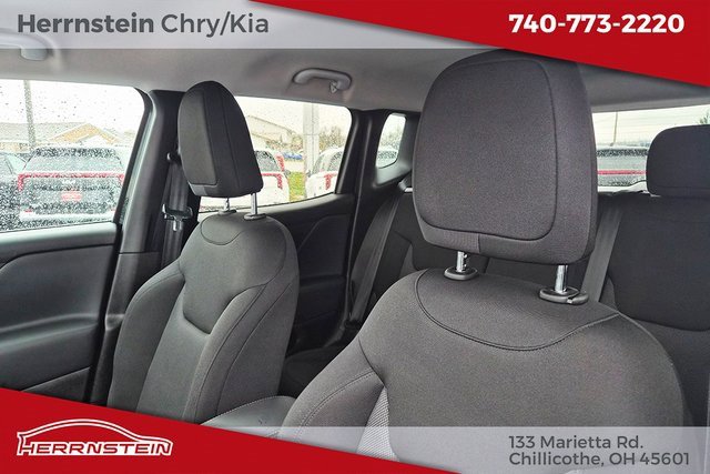 Used 2023 Jeep Renegade Latitude image 21