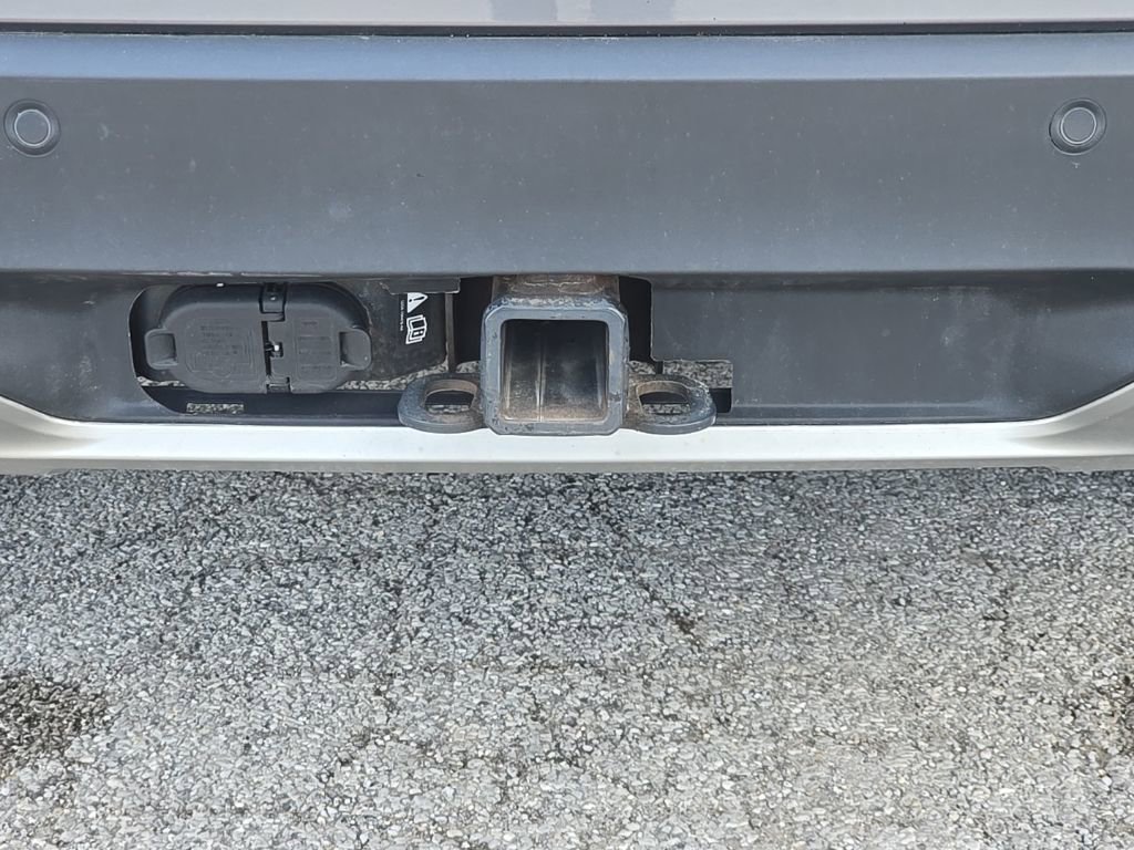 Used 2022 Ford Explorer XLT w/ Equipment Group 202A image 12