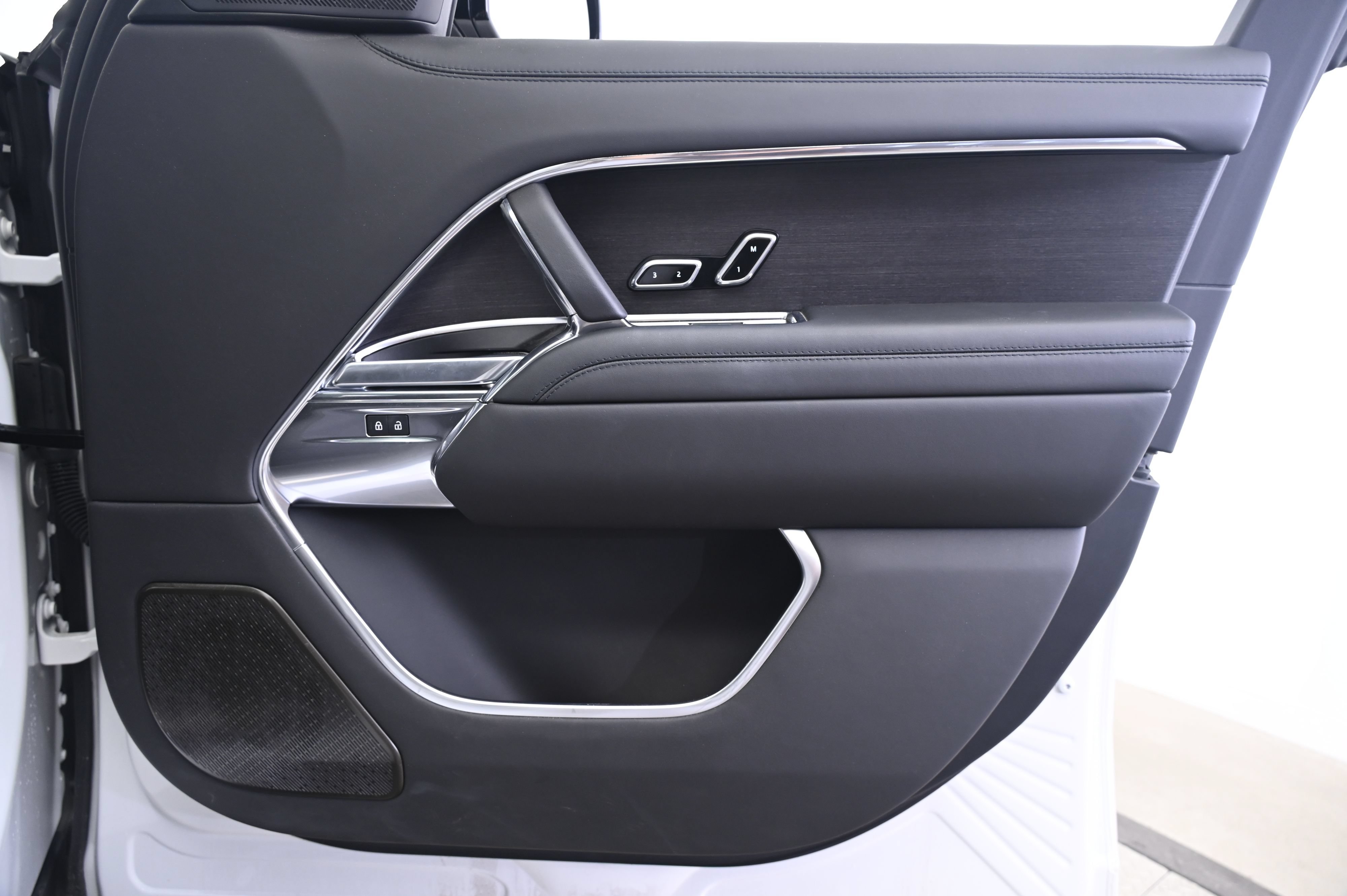 Used 2024 Land Rover Range Rover Autobiography AWD/4WD image 20