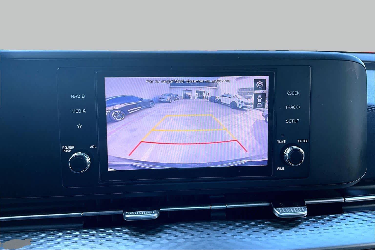 Used 2022 Kia Carnival LX FWD image 28