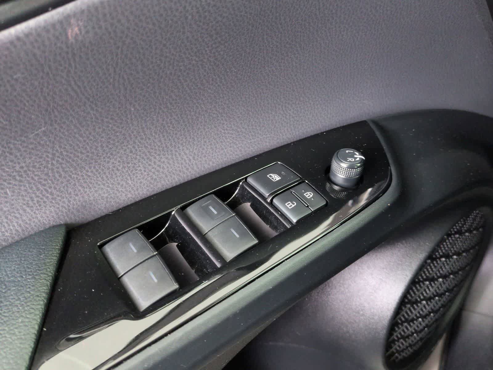 Used 2019 Toyota Prius Prime Premium image 17