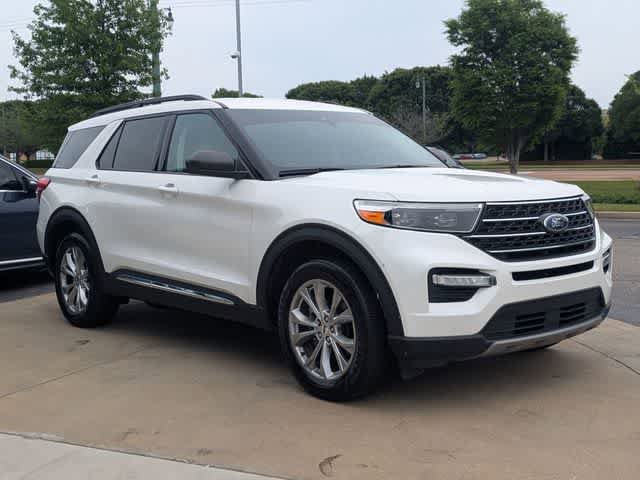 Used 2020 Ford Explorer XLT w/ Equipment Group 202A AWD/4WD image 3
