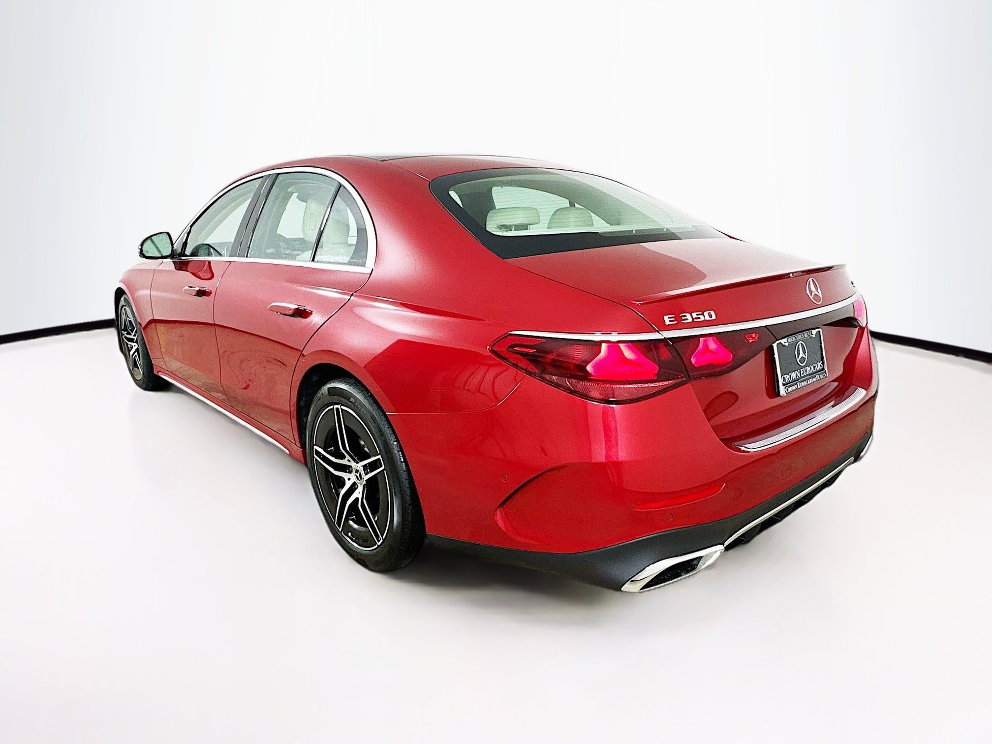 Used 2026 Mercedes-Benz E 350 4MATIC Sedan image 5