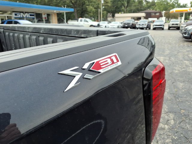 Used 2023 GMC Sierra 1500 SLT w/ SLT Premium Plus Package AWD/4WD image 29