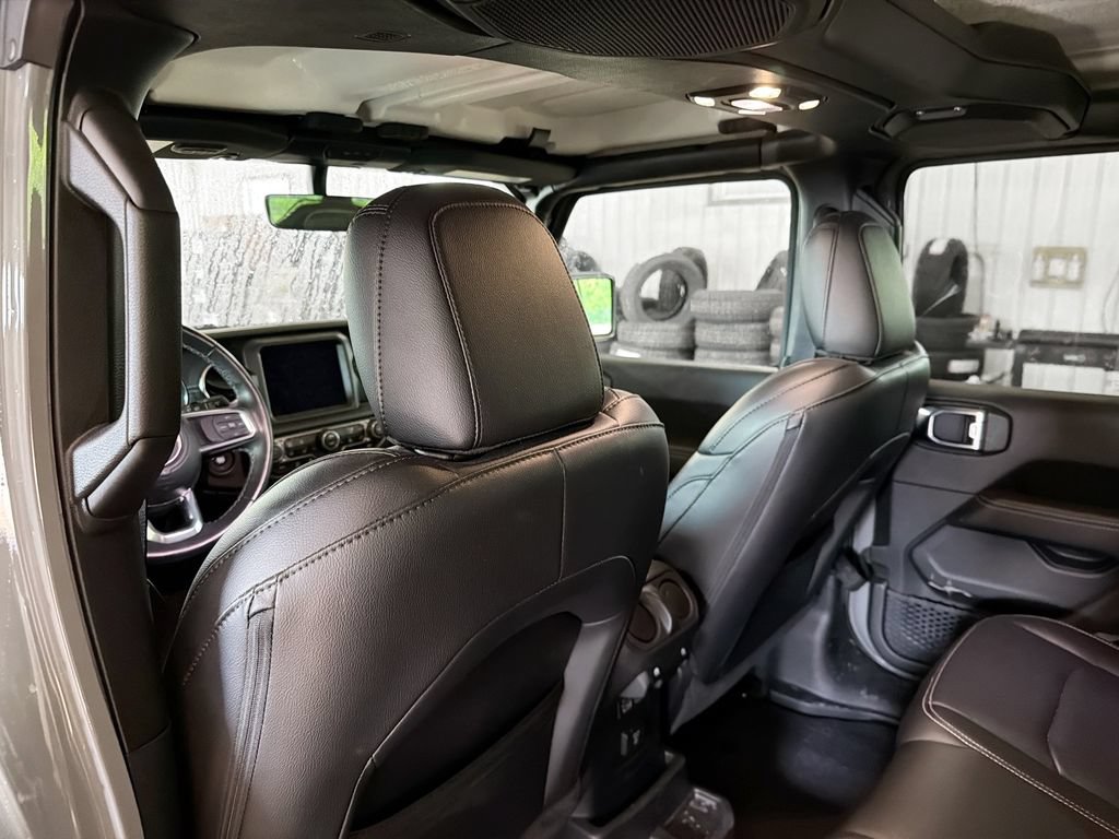 Used 2023 Jeep Wrangler Unlimited Sahara w/ Cold Weather Group AWD/4WD image 9