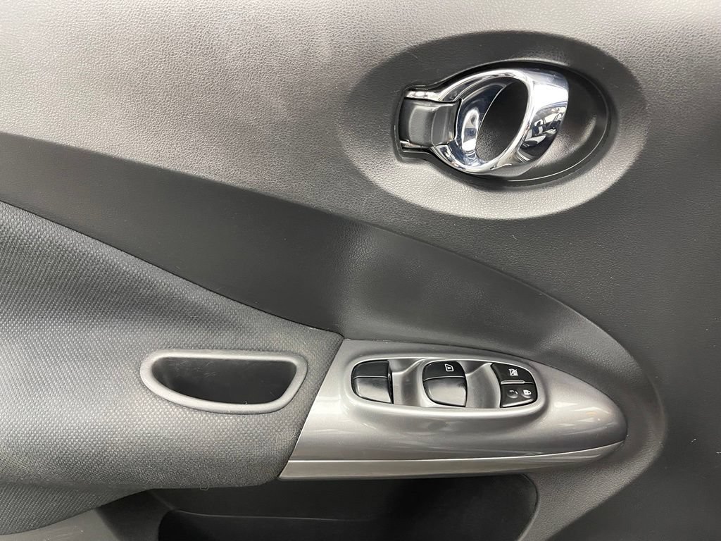Used 2015 Nissan Juke S FWD image 14
