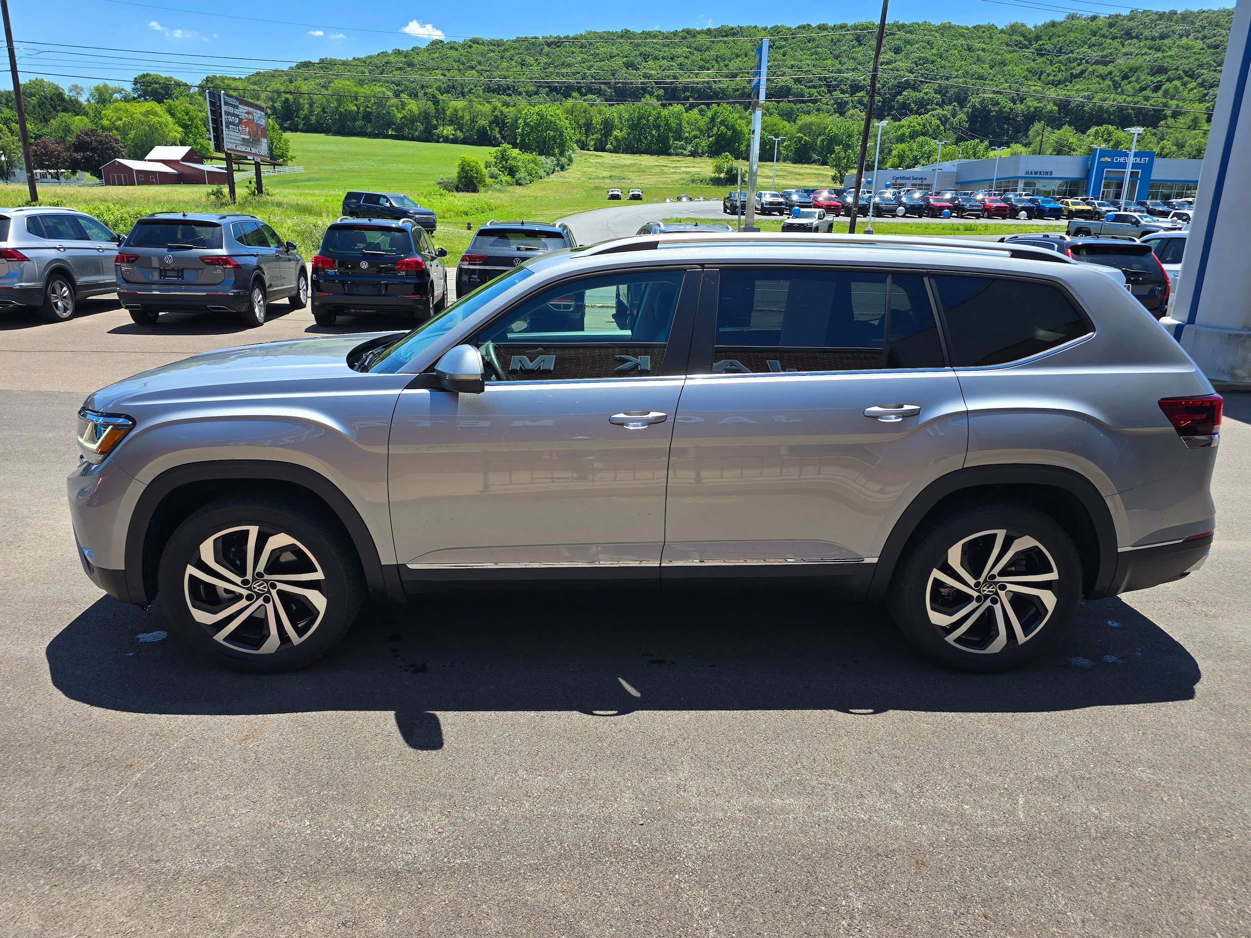 Used 2023 Volkswagen Atlas SEL AWD/4WD image 4