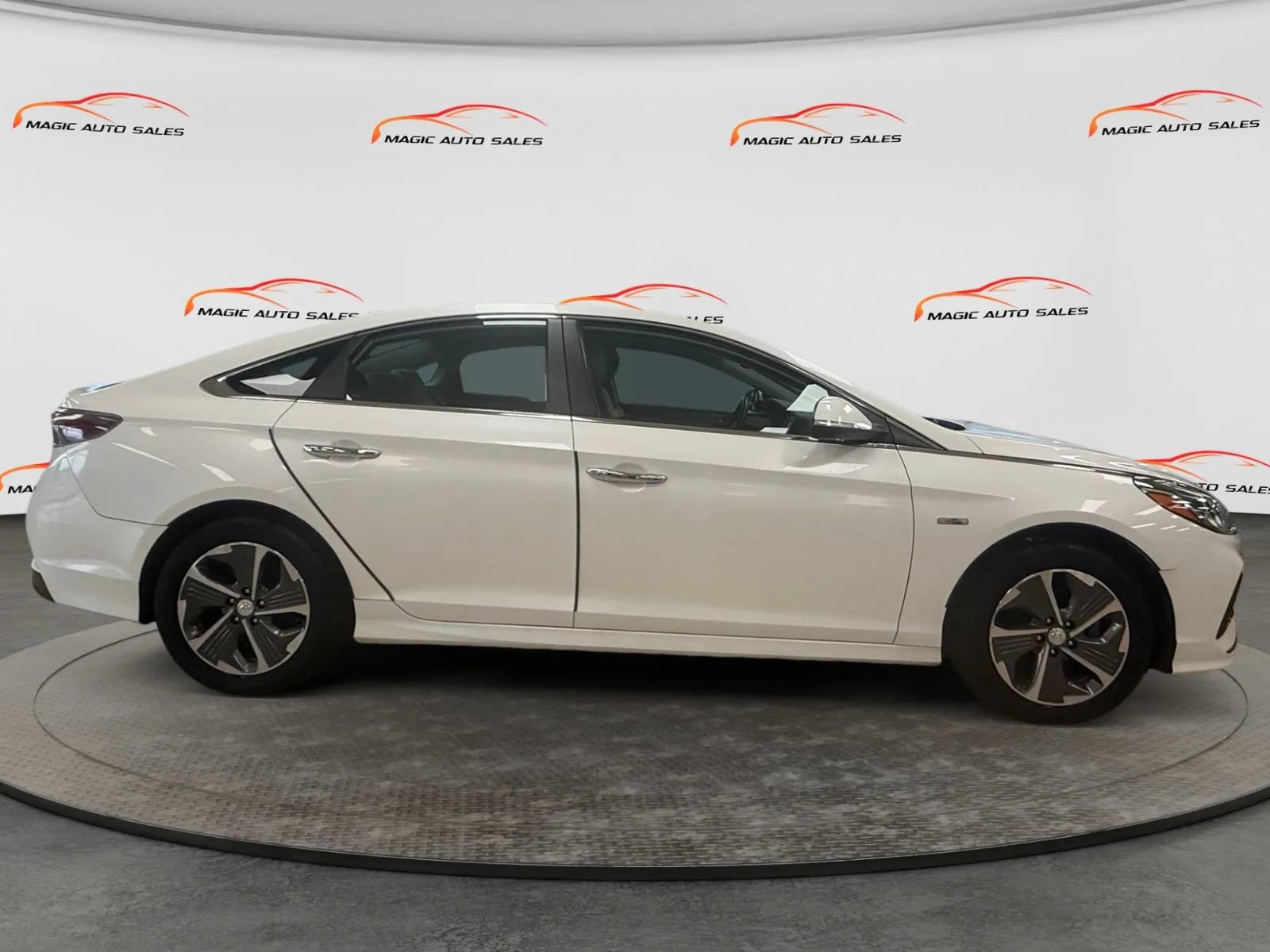Used 2019 Hyundai Sonata Plug-In Hybrid FWD image 6