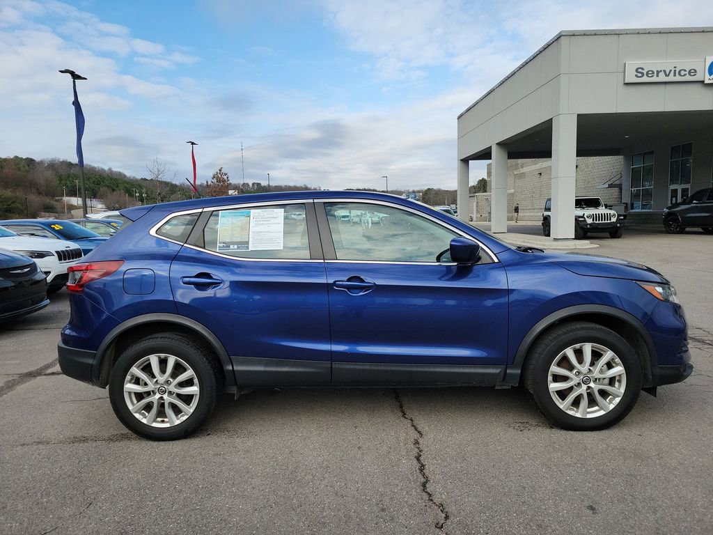 Used 2022 Nissan Rogue Sport S image 2
