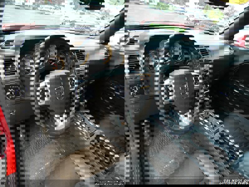 Used 2011 Dodge Challenger SE image 37