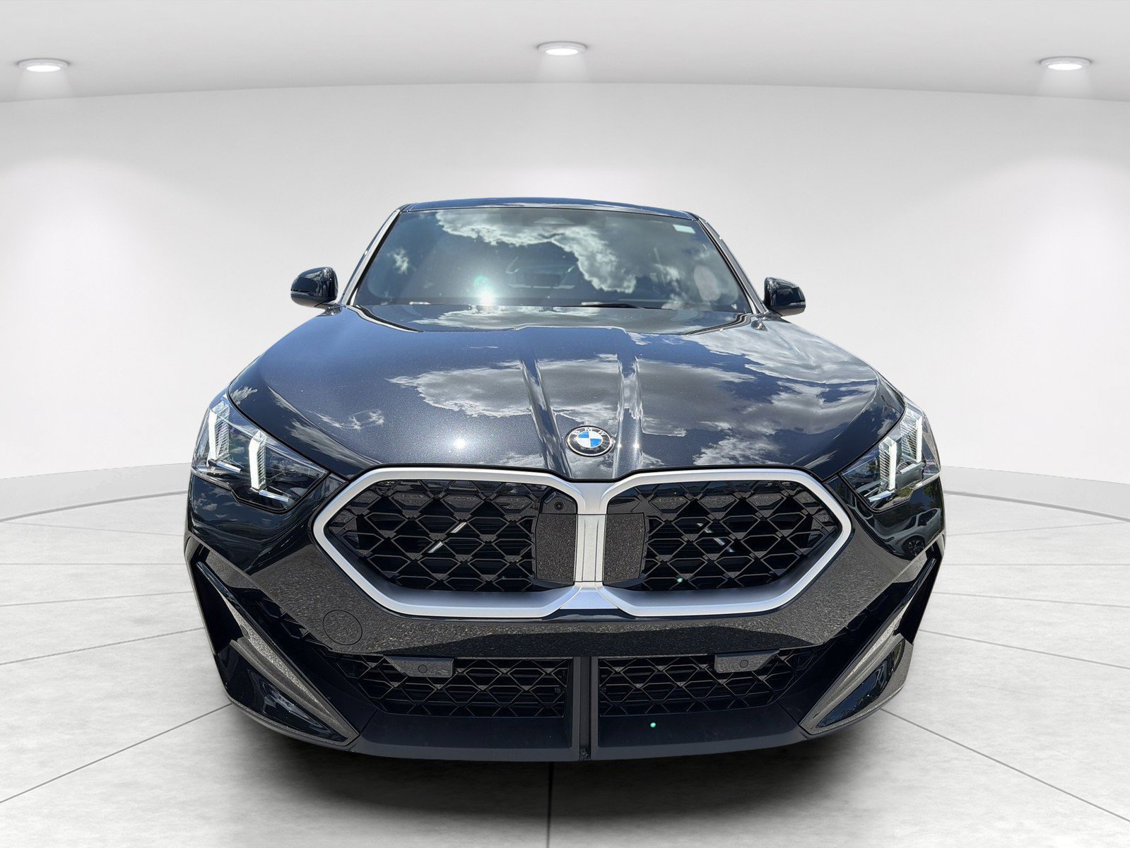 New 2026 BMW X2 xDrive28i w/ Technology Package AWD/4WD image 2