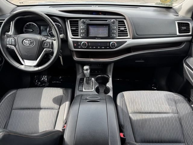 Used 2014 Toyota Highlander Plus AWD/4WD image 7