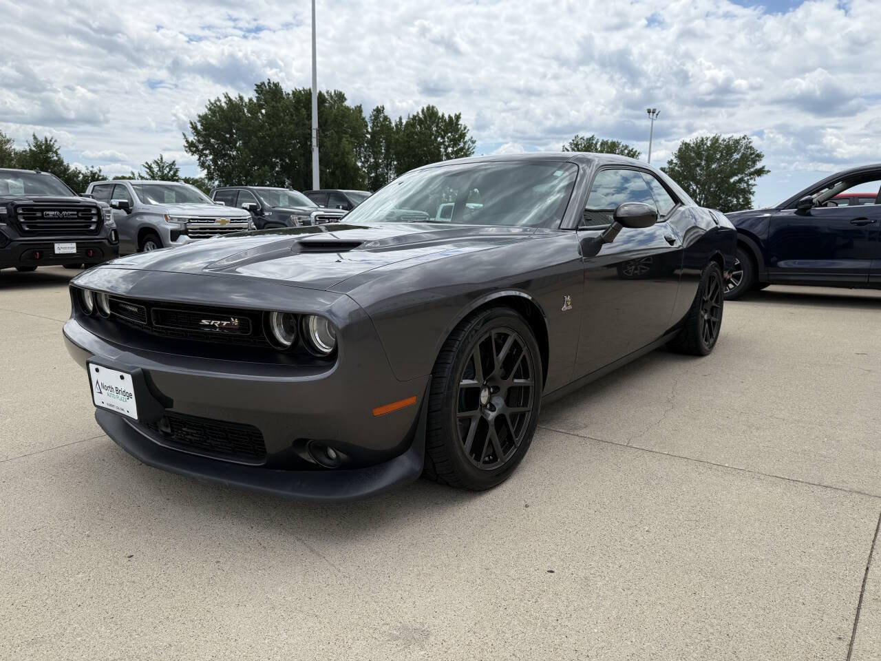 Used 2016 Dodge Challenger R/T Scat Pack w/ Leather Interior Group RWD image 2