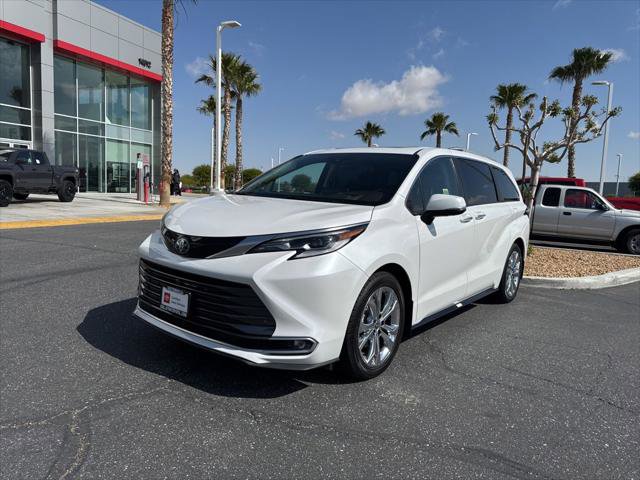 Certified 2023 Toyota Sienna Platinum FWD image 2