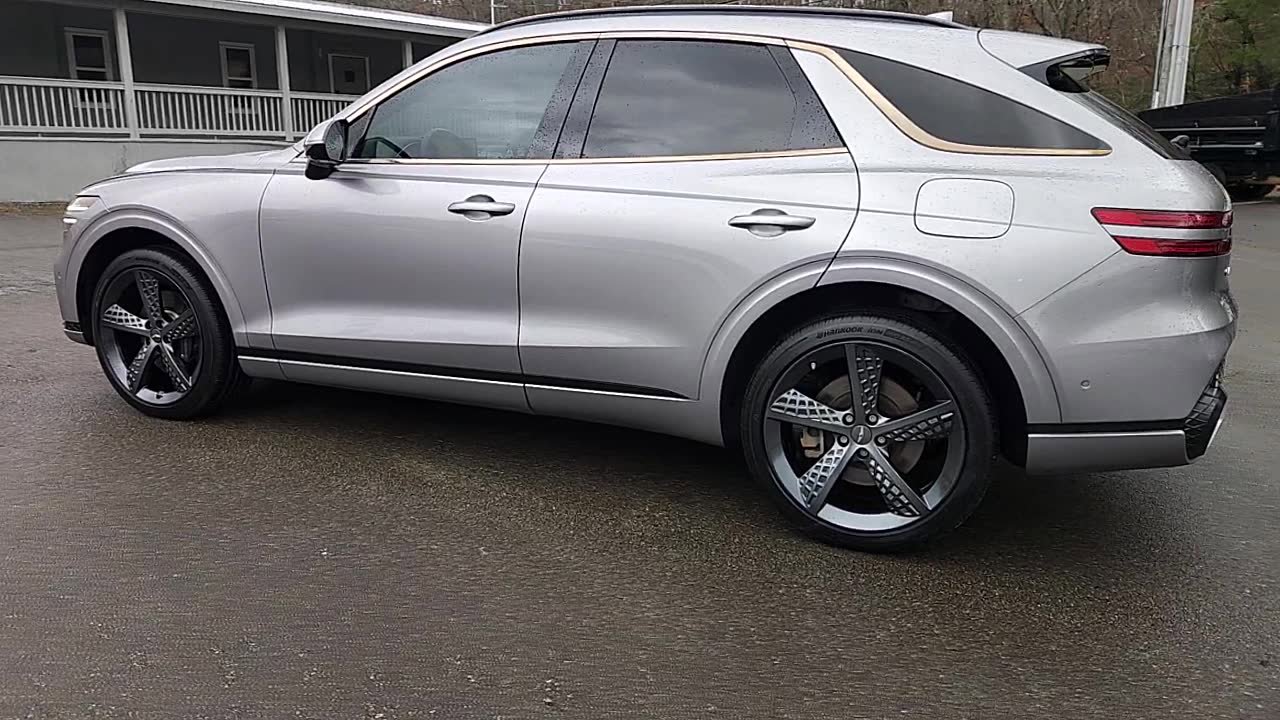 Used 2022 Genesis GV70 3.5T Sport w/ Sport Prestige Package image 4