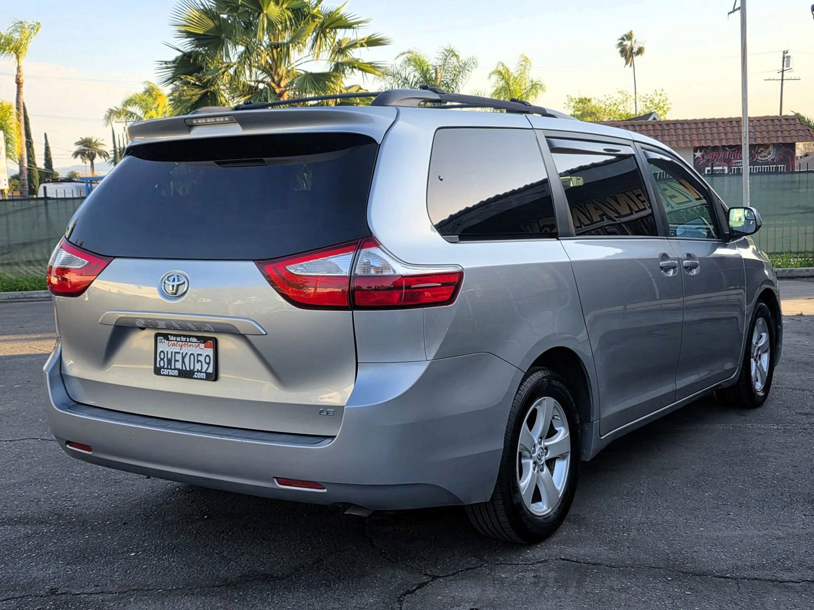 Used 2017 Toyota Sienna LE w/ Cargo Management Package image 3