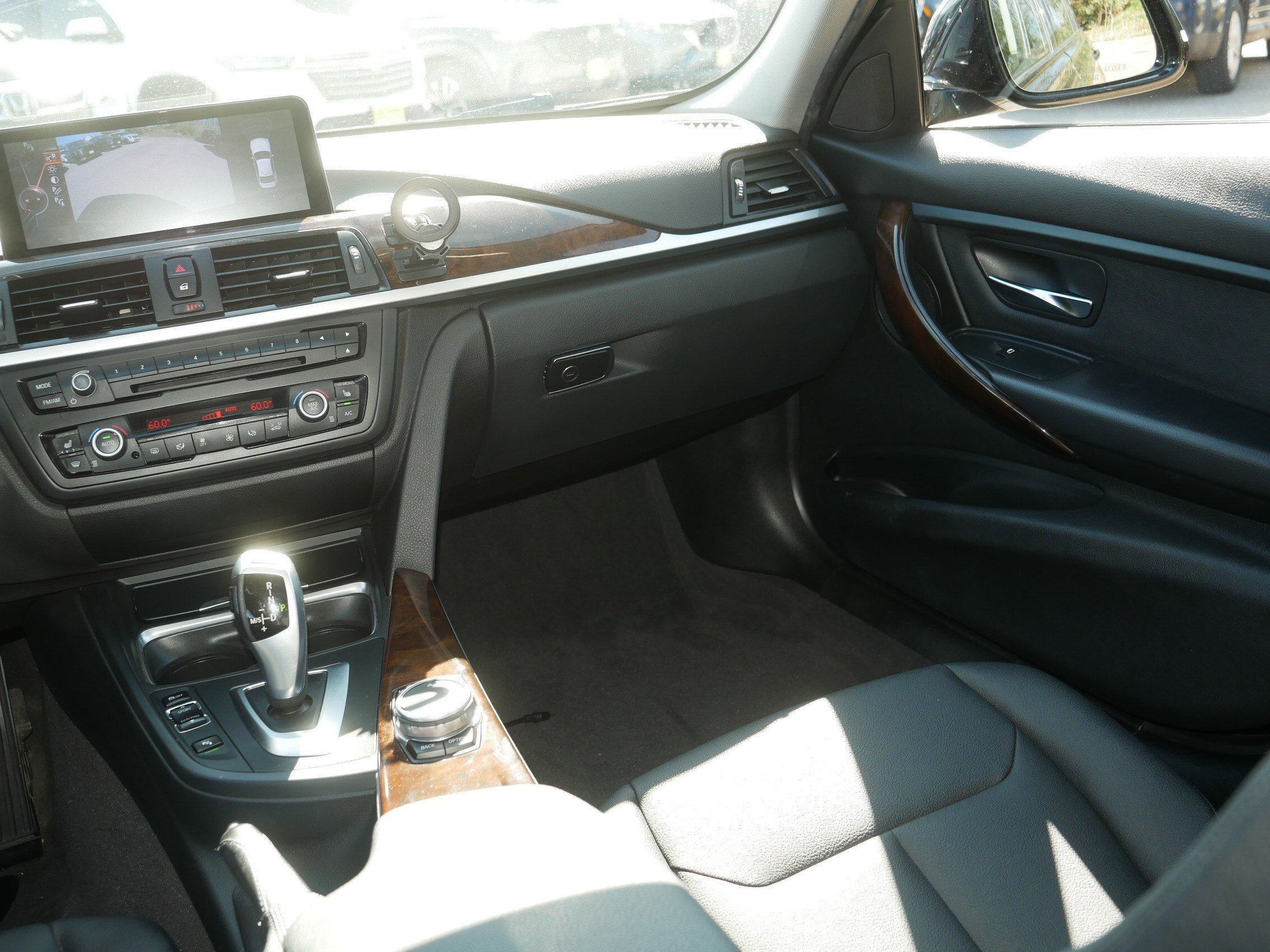 Used 2015 BMW 320i xDrive Sedan AWD/4WD image 11