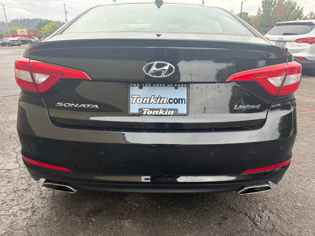 Used 2015 Hyundai Sonata Limited w/ Option Group 06 FWD image 6