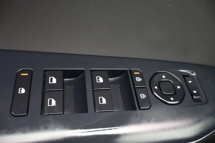 Used 2025 Kia K4 FWD image 20