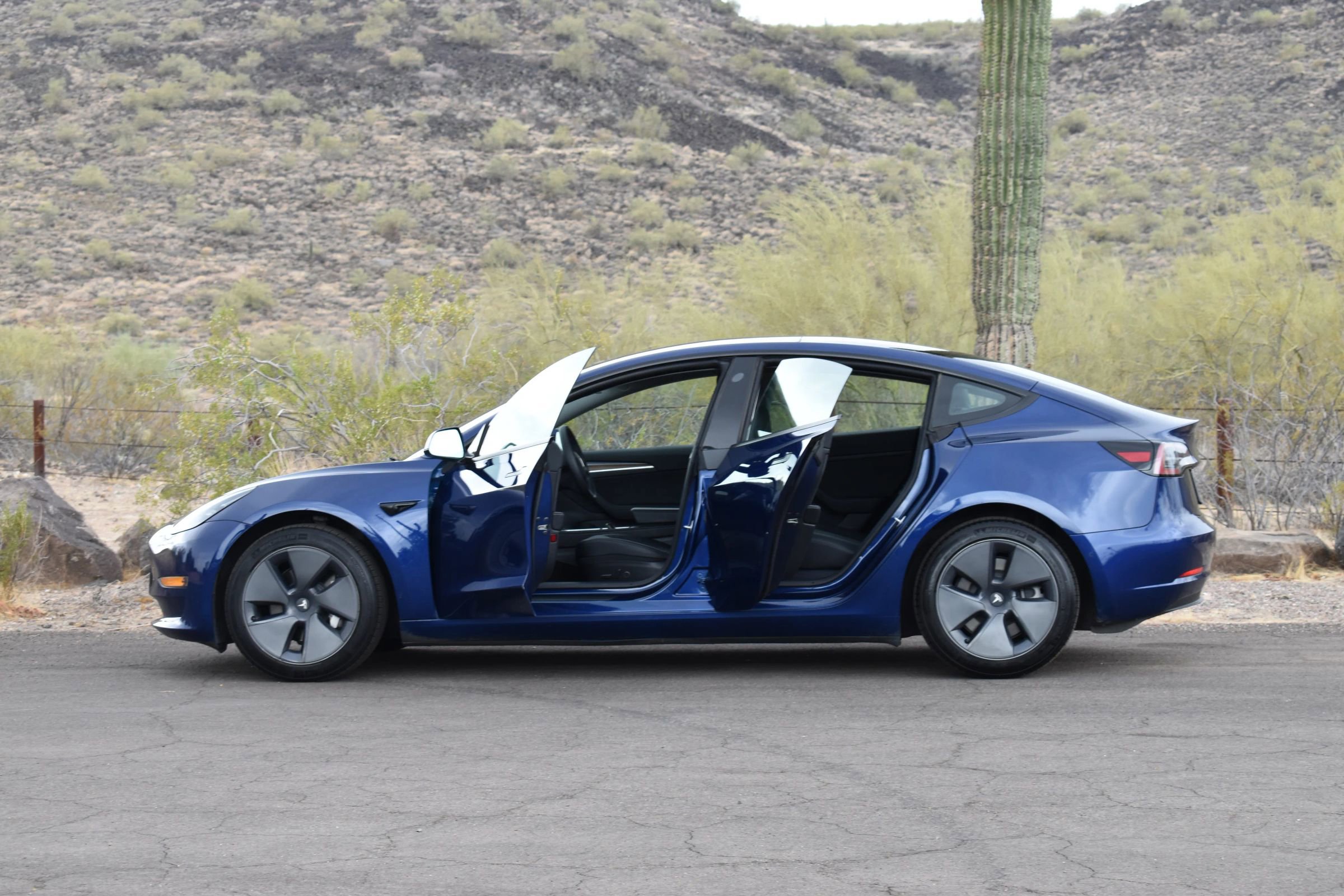 Used 2023 Tesla Model 3 Standard Range image 5