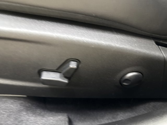 Used 2023 Chrysler 300 S w/ Comfort Group image 28