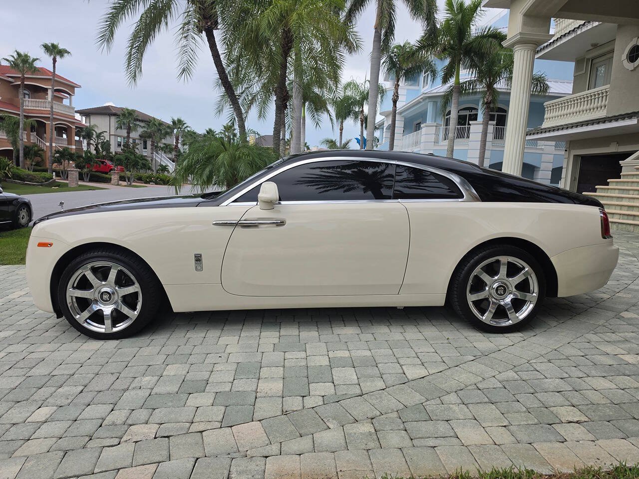 Used 2014 Rolls-Royce Wraith RWD image 29