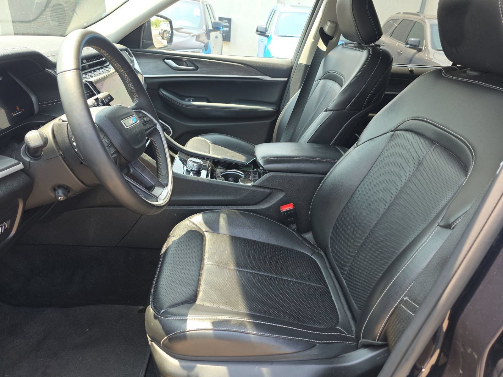 Used 2023 Jeep Grand Cherokee L Limited w/ Luxury Tech Group II AWD/4WD image 13